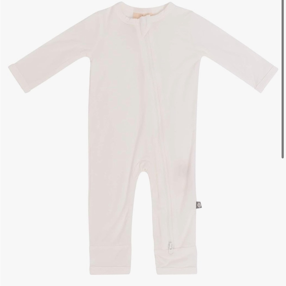 Perfect condition kyte baby Onesie romper zipper bamboo